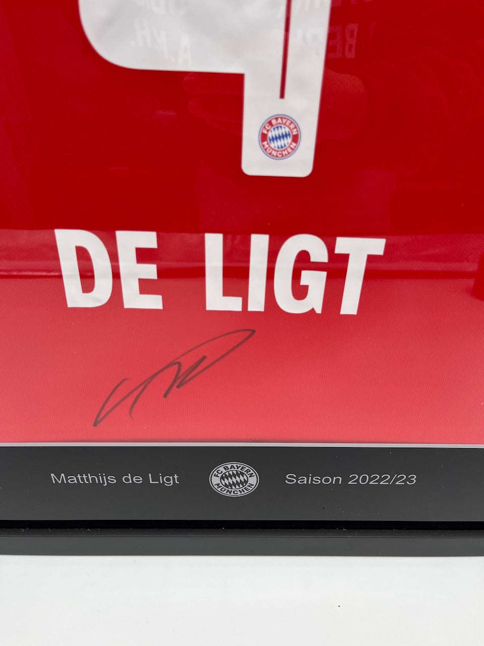 Bayern München Trikot Matthijs de Ligt signiert im Rahmen COA neu Adidas