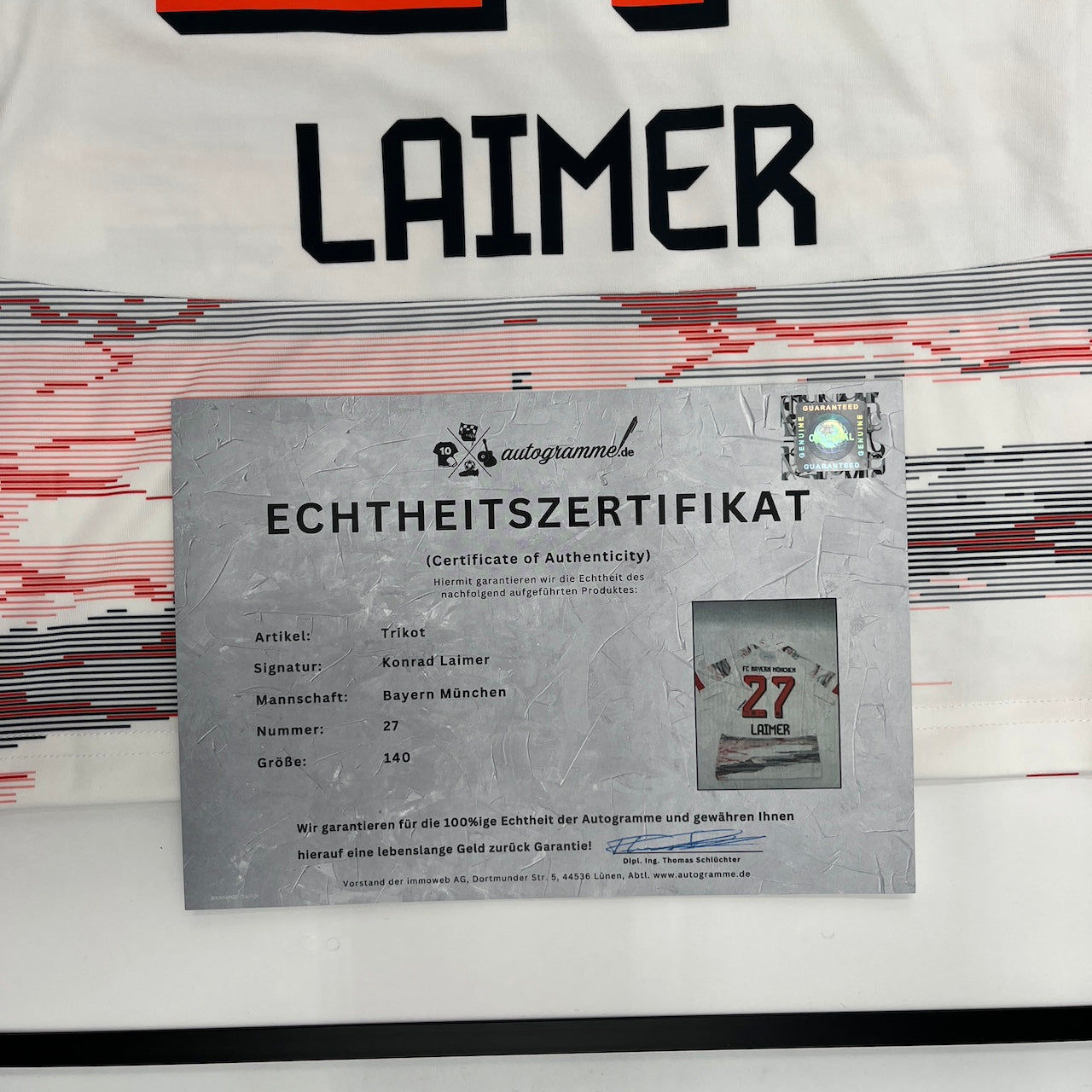 Bayern München Trikot Konrad Laimer signiert im Rahmen COA Adidas 140