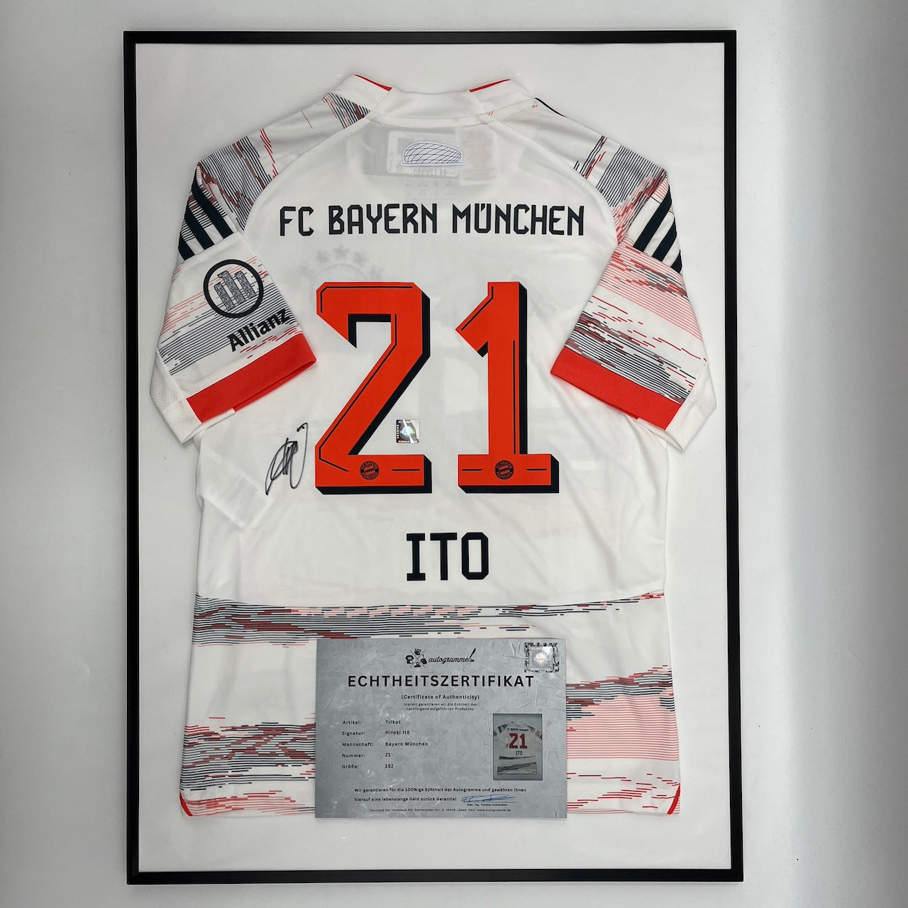 Bayern München Trikot Hiroki Ito signiert im Rahmen COA Adidas 152