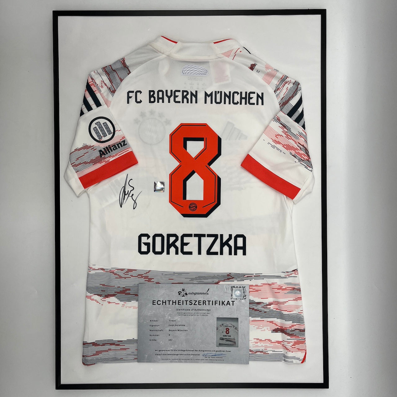 Bayern München Trikot Leon Goretzka signiert im Rahmen COA Adidas 152