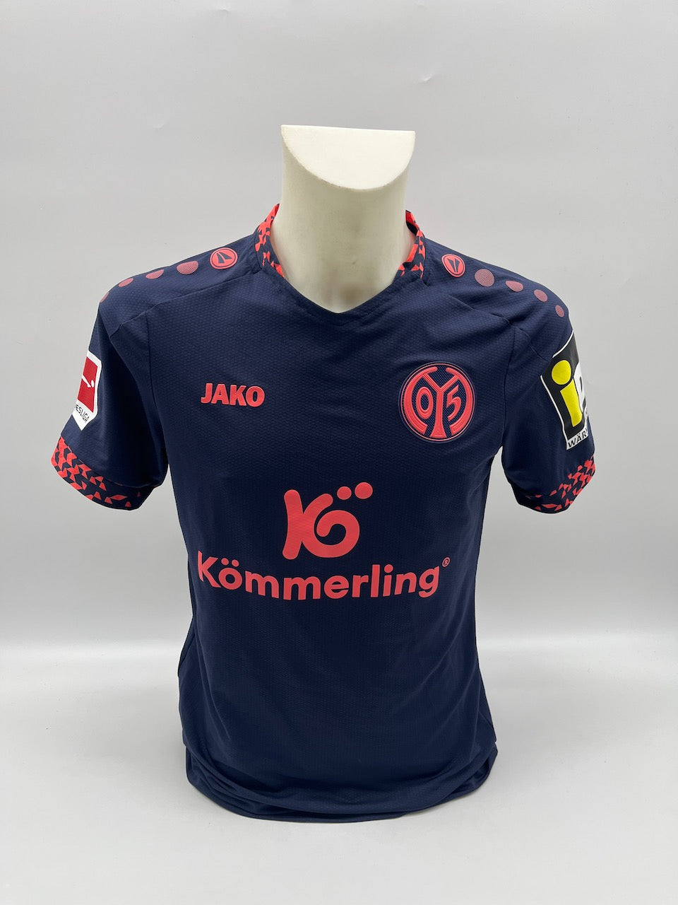 Matchworn Mainz Trikot getragen & signiert von Nikolas Veratschnig 19.01.2025