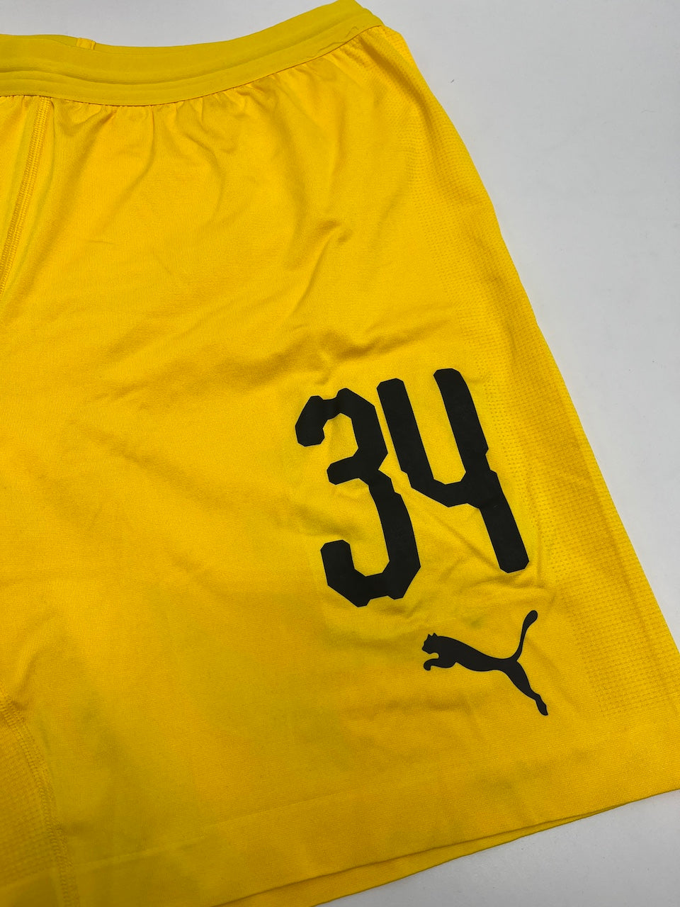 Matchworn Dortmund Trikothose worn by Jacob Bruun Larsen 20.10.2018