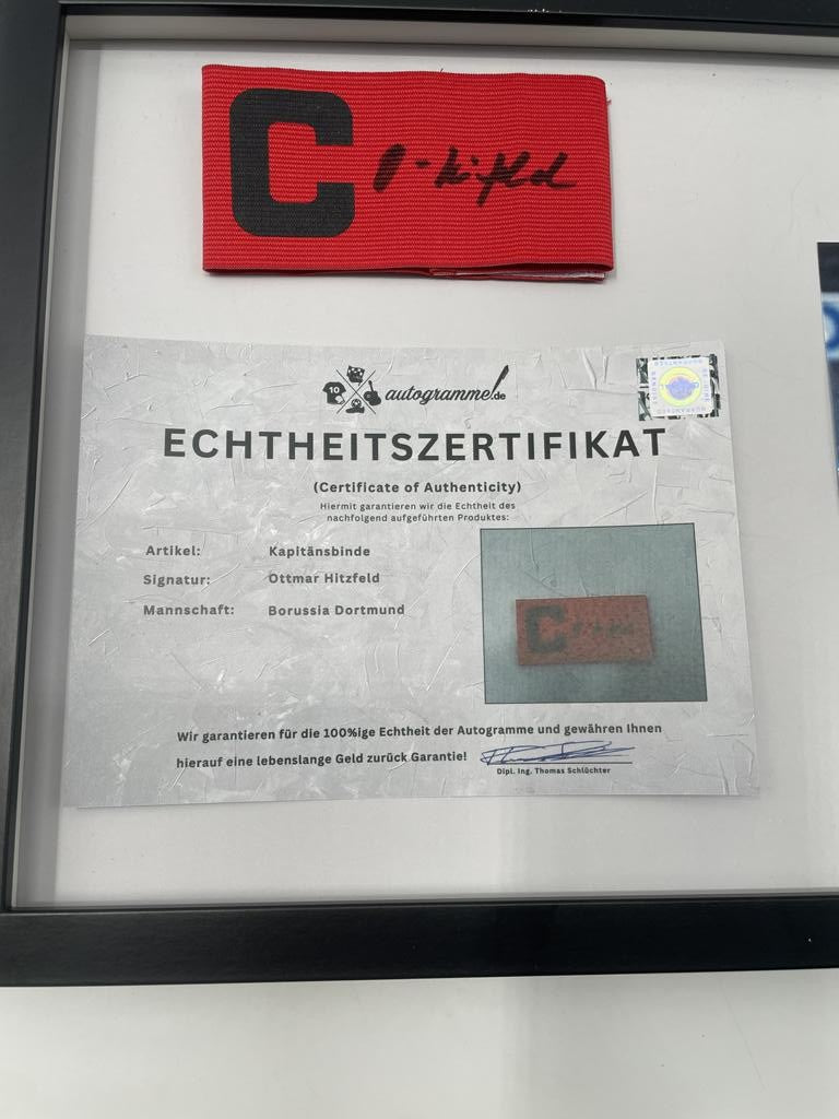 Kapitänsbinde Ottmar Hitzfeld signiert im Rahmen Borussia Dortmund Autogramm COA