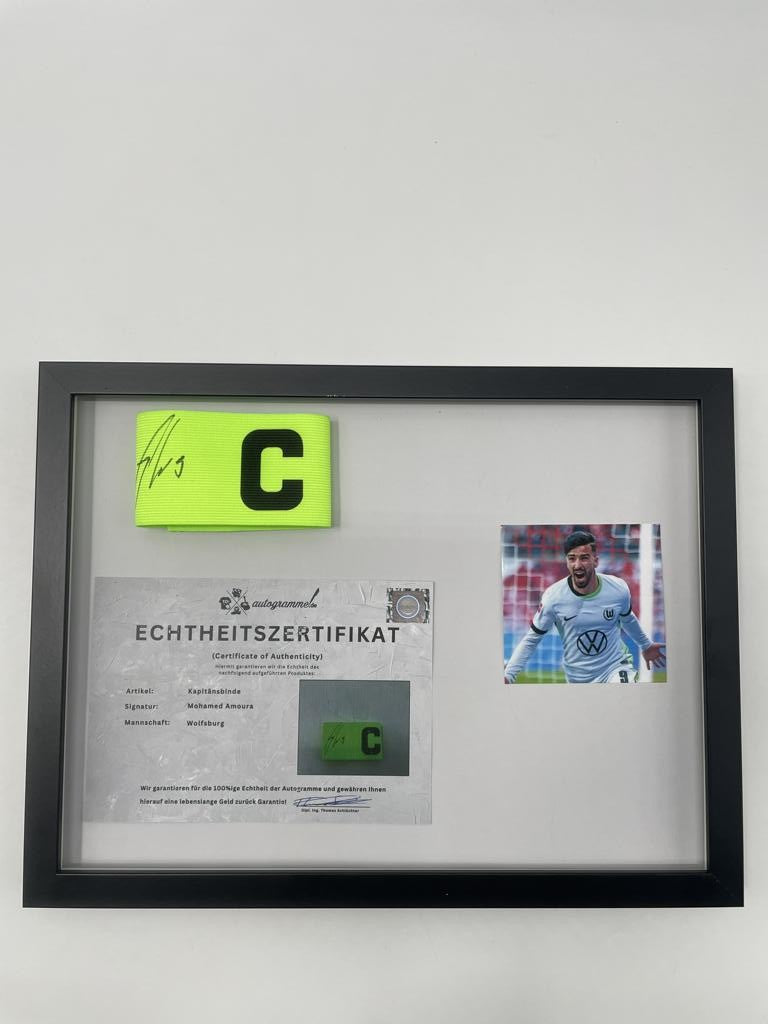Kapitänsbinde Mohamed Amoura signiert im Rahmen Wolfsburg Autogramm COA