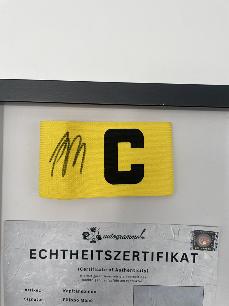 Kapitänsbinde Filippo Mané signiert im Rahmen Borussia Dortmund Autogramm COA
