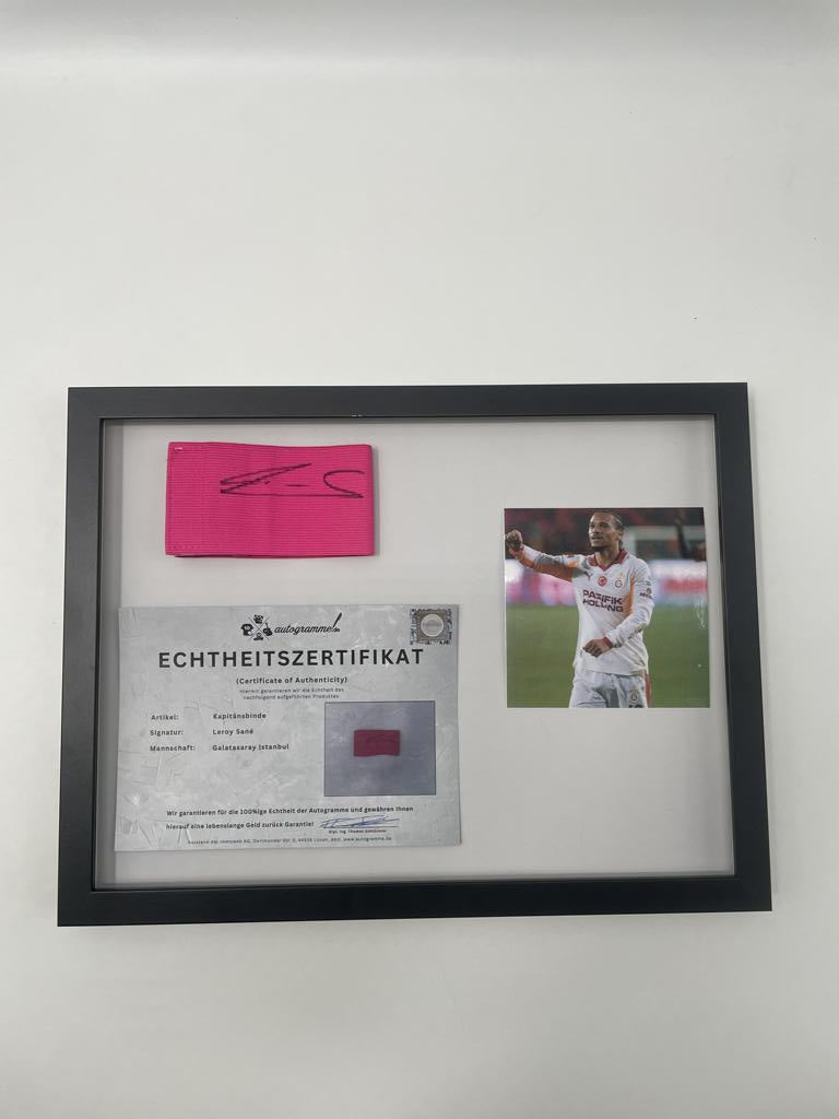 Kapitänsbinde Leroy Sane signiert im Rahmen Galatsaray Istanbul Autogramm