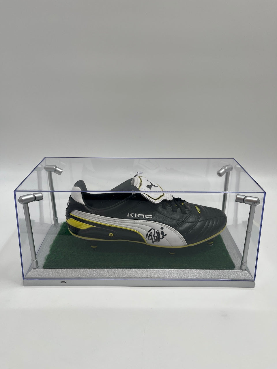 Football shoe Pele signs showmaster Brazil world champion Puma Selecao Coa