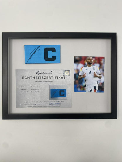 Kapitänsbinde Jonathan Tah signiert im Rahmen Deutschland Fußball Autogramm