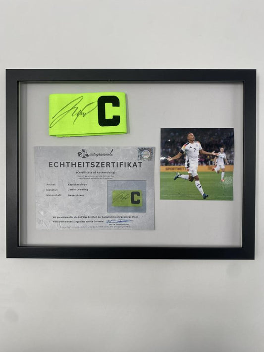 Kapitänsbinde Jamie Leweling signiert im Rahmen Deutschland Autogramm