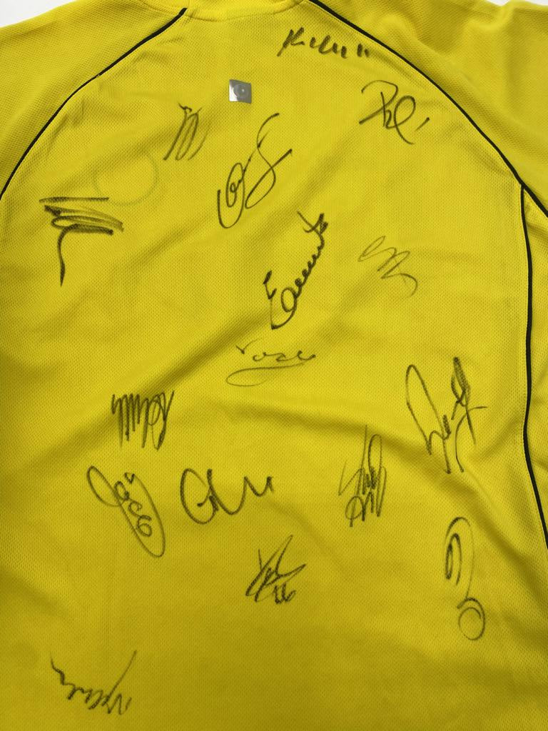 BVB jersey 2002/2003 team signed Borussia Dortmund COA Gool L