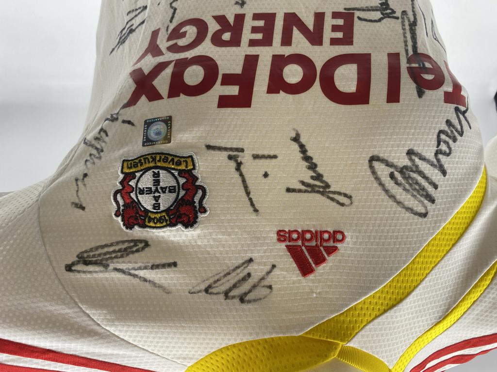 Bayer Leverkusen jersey, 2009/2010/2011 season, team signed, autographed, COA Adidas 152