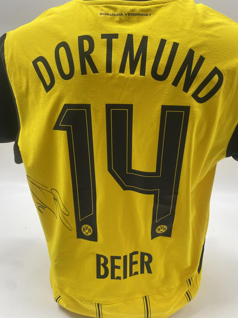 Borussia Dortmund Authentic Jersey Maximilian Beier signed BVB new Puma M