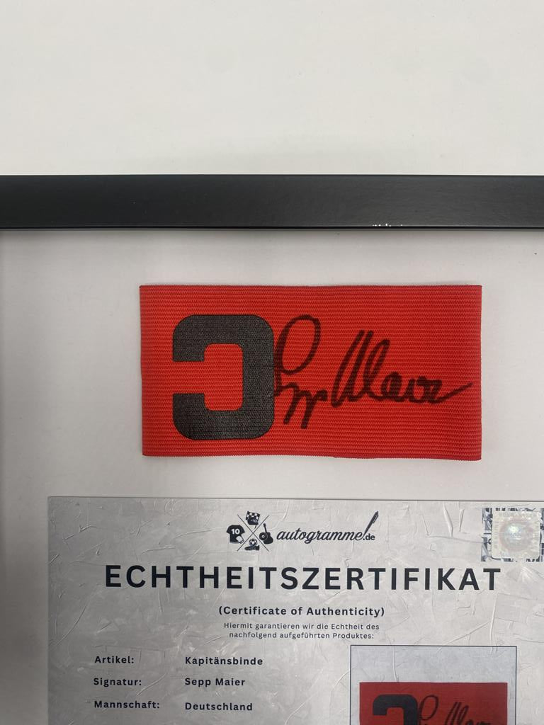 Kapitänsbinde Sepp Maier signiert im Rahmen DFB Fußball COA  Autogramm