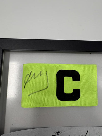 Kapitänsbinde Giovane Elber signiert im Rahmen Bayern München Autogramm