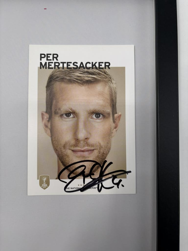 Kapitänsbinde Per Mertesacker signiert im Rahmen DFB Fußball Autogramm COA