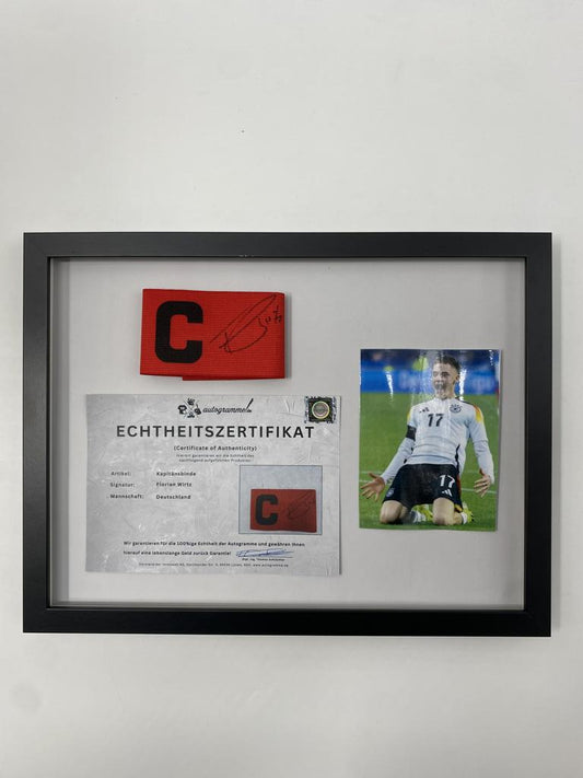 Kapitänsbinde Florian Wirtz signiert im Rahmen Deutschland Autogramm