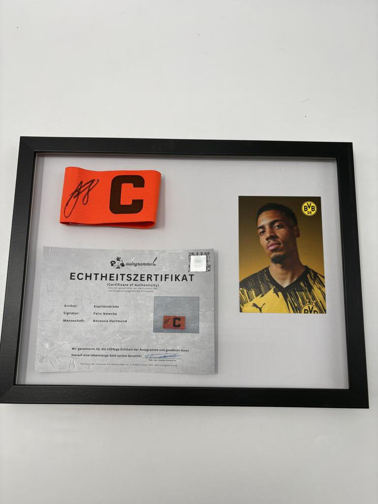 Kapitänsbinde Felix Nmecha signiert im Rahmen Borussia Dortmund COA