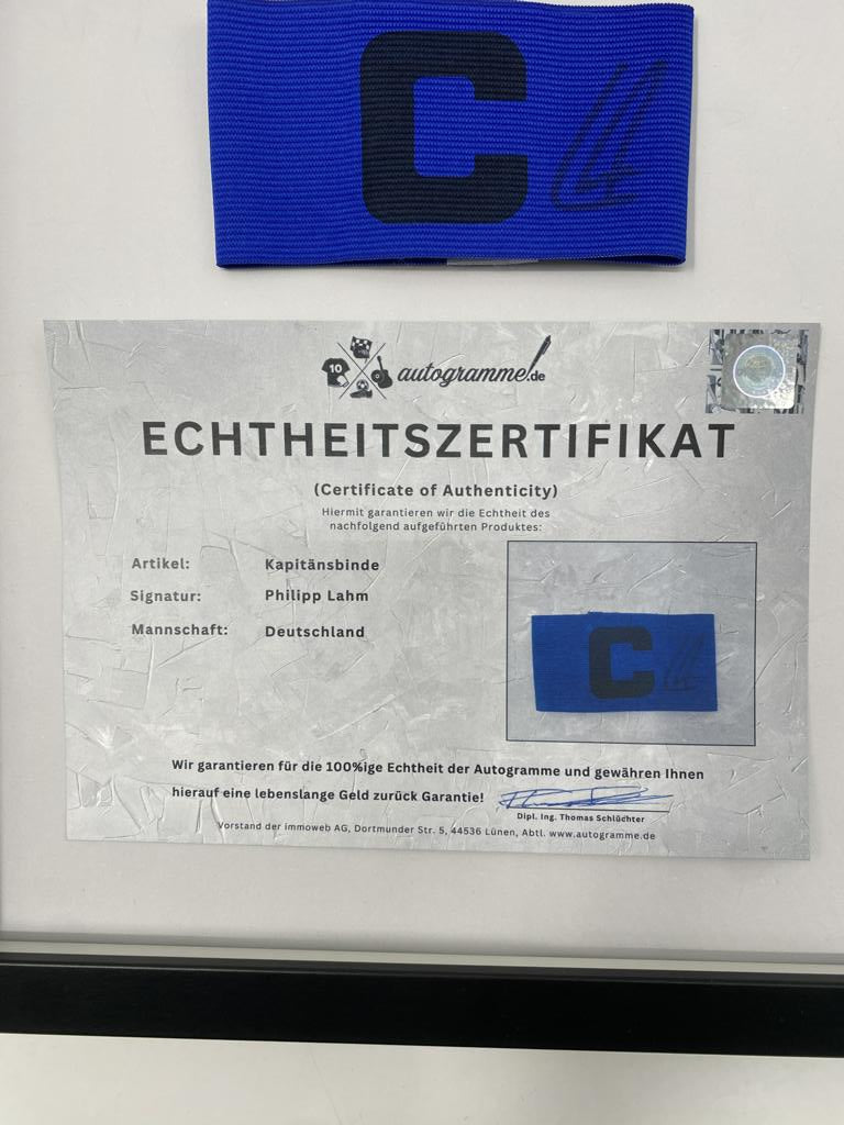 Kapitänsbinde Philipp Lahm signiert im Rahmen Deutschland Autogramm