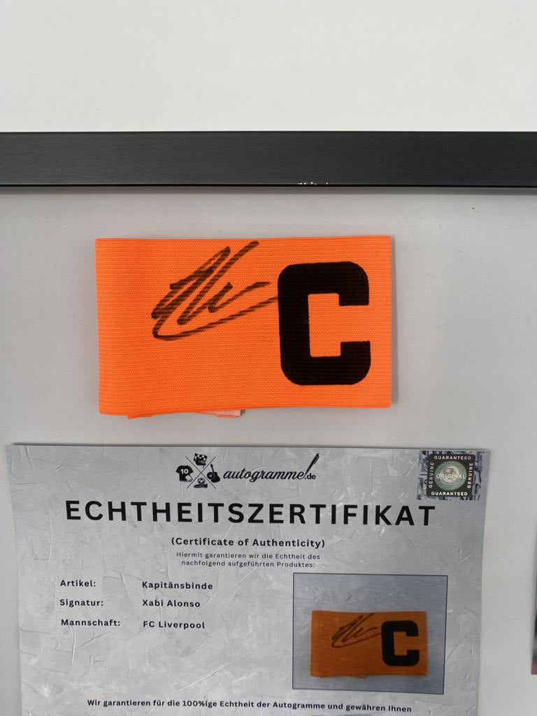 Kapitänsbinde Xabi Alonso signiert im Rahmen FC Liverpool Autogramm COA