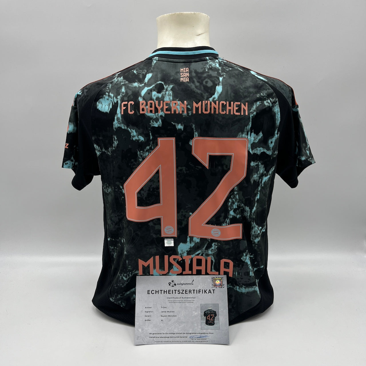 Bayern München Damentrikot Jamal Musiala signiert Autogramm Adidas COA XL