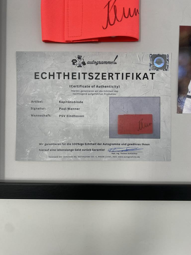 Kapitänsbinde Paul Wanner signiert im Rahmen PSV Eindhoven Autogramm