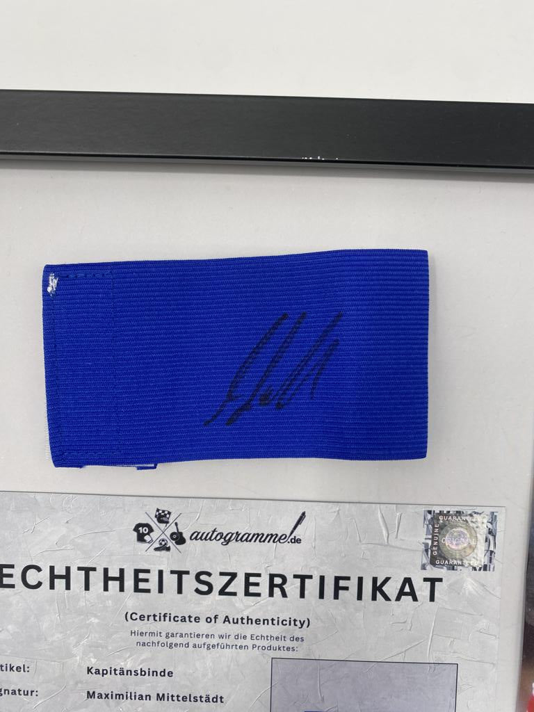 Kapitänsbinde Maximilian Mittelstädt signiert im Rahmen VFB Stuttgart Autogramm COA