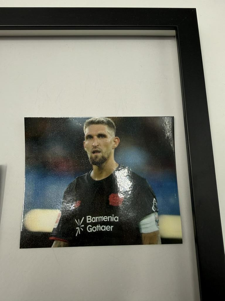 Captain's armband signed by Robert Andrich in a frame, Bayer 04 Leverkusen autograph