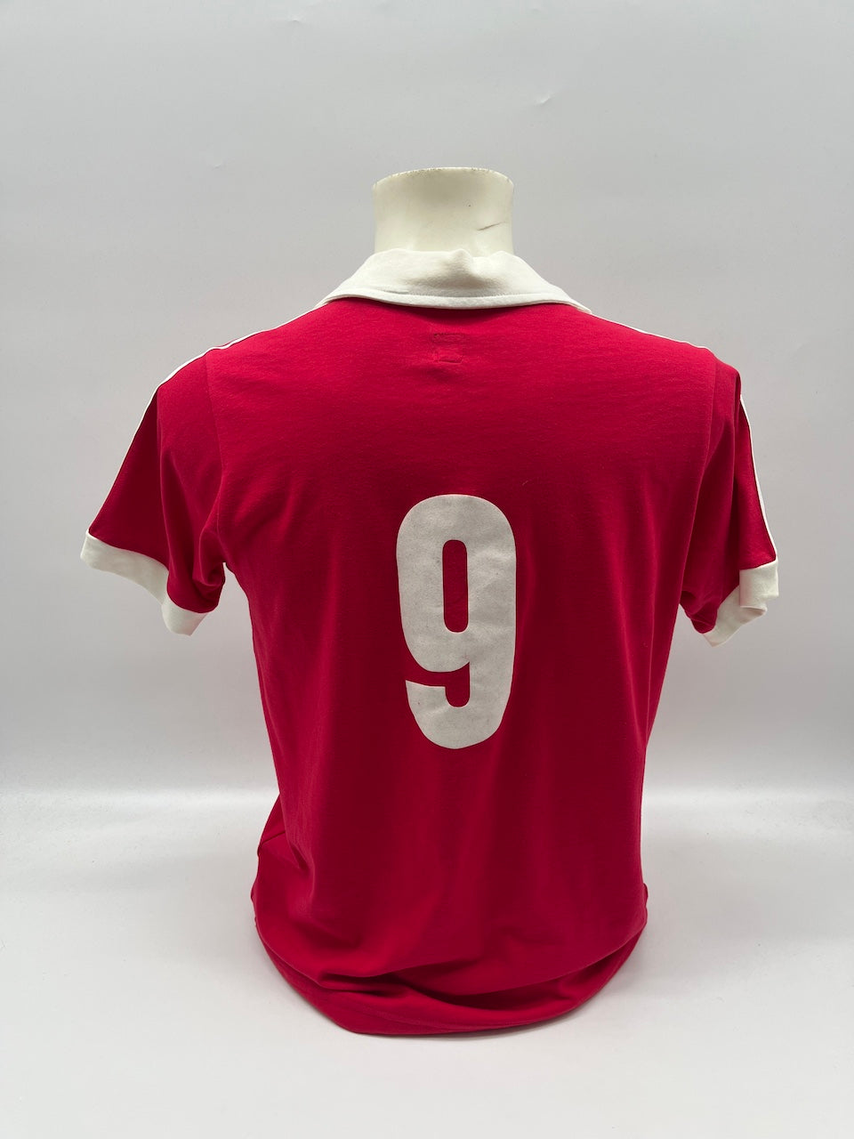 Bayern Munich reproduction jersey, signed by Gerd Müller, Adidas size S