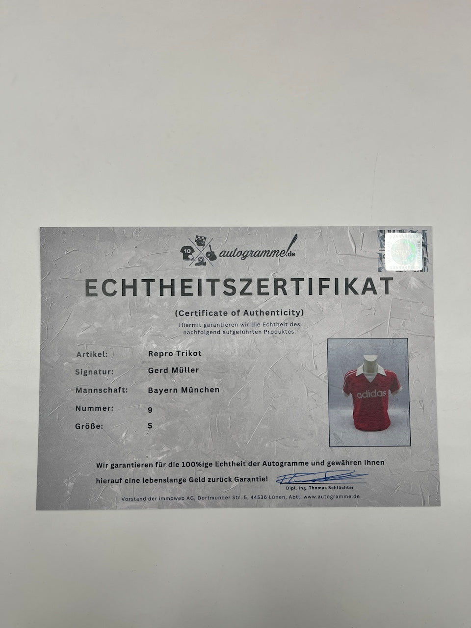 Bayern Munich reproduction jersey, signed by Gerd Müller, Adidas size S