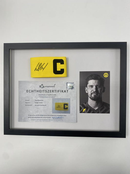 Kapitänsbinde Gregor Kobel signiert im Rahmen Borussia Dortmund COA Fußball