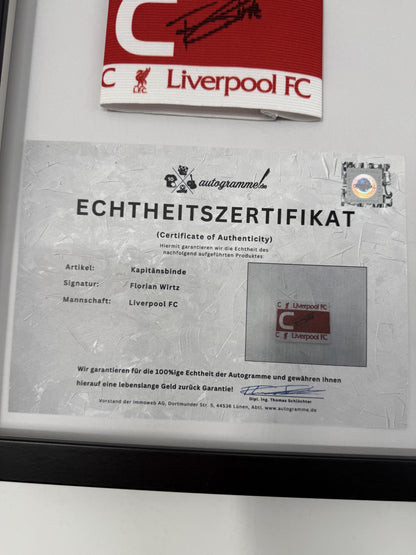 Kapitänsbinde Florian Wirtz signiert im Rahmen FC Liverpool Autogramm