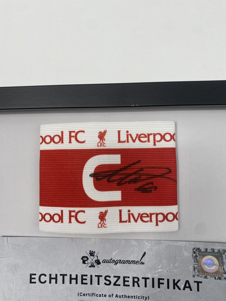 Brazalete de capitán de Trent Alexander-Arnold firmado por el FC Liverpool enmarcado