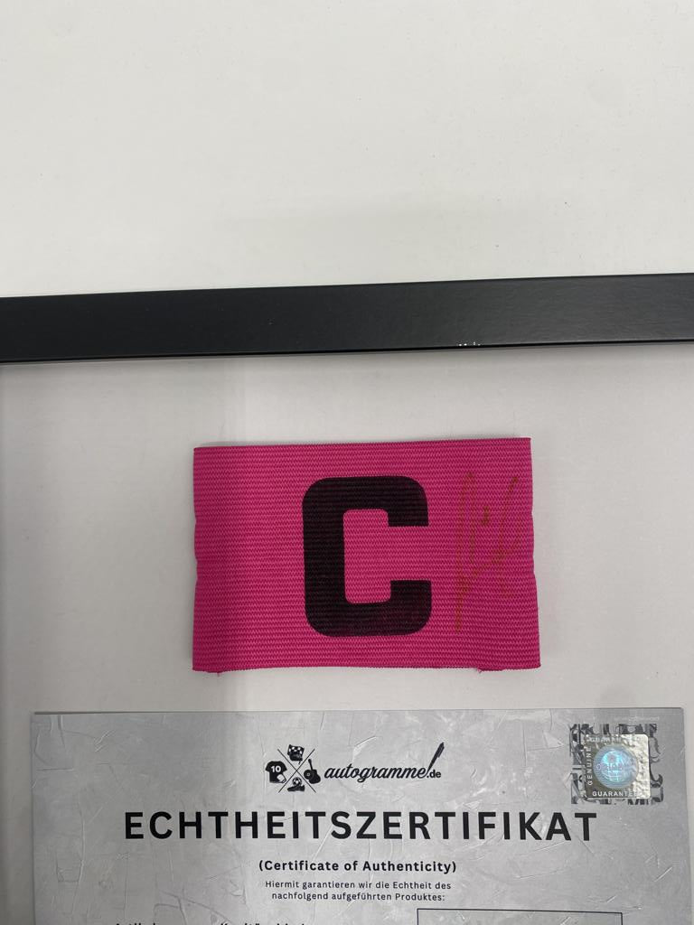 Brazalete de capitán firmado por Franck Ribéry enmarcado, Francia, certificado de autenticidad.