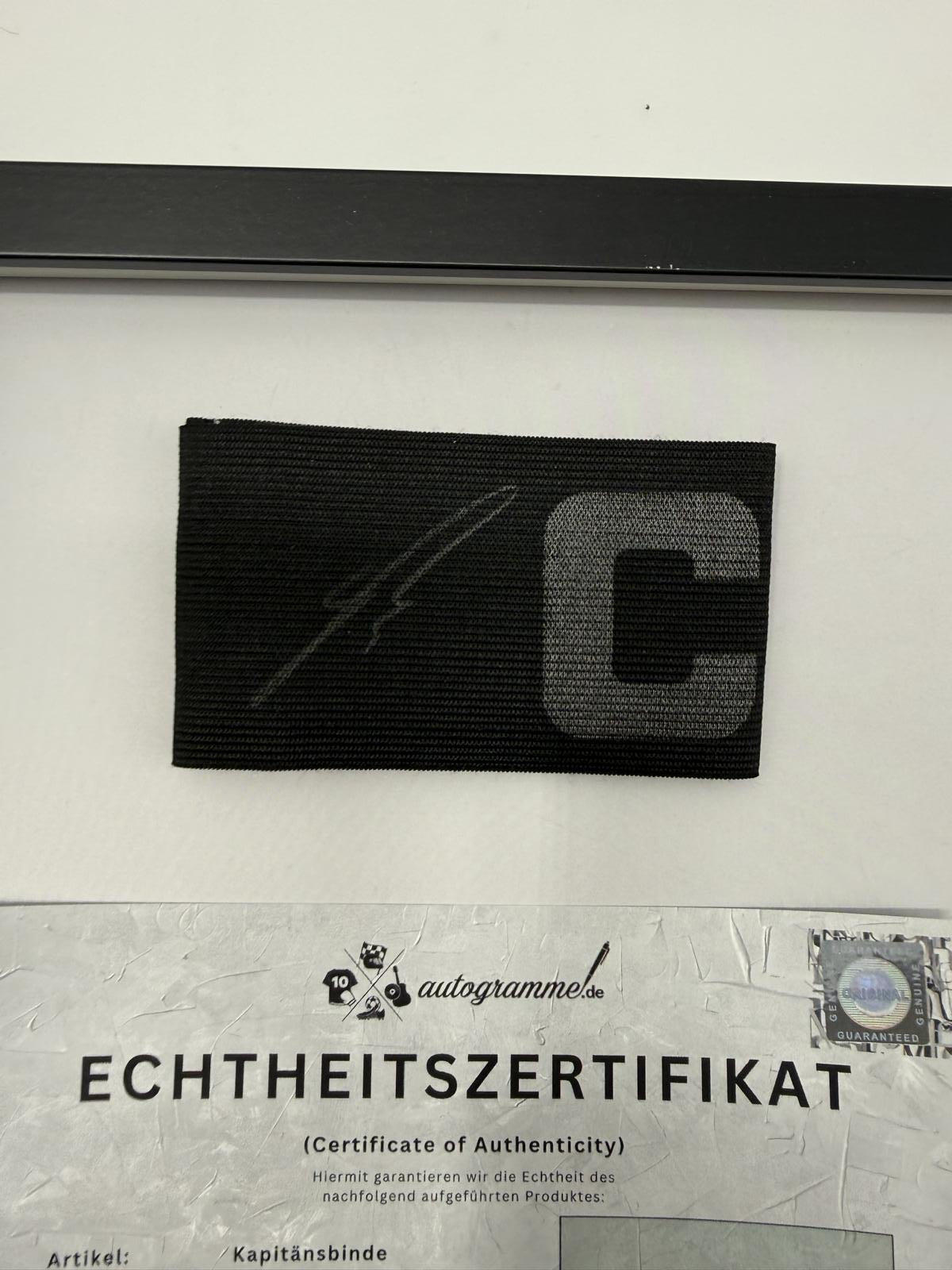 Kapitänsbinde Mario Götze signiert im Rahmen Eintracht Frankfurt Autogramm COA