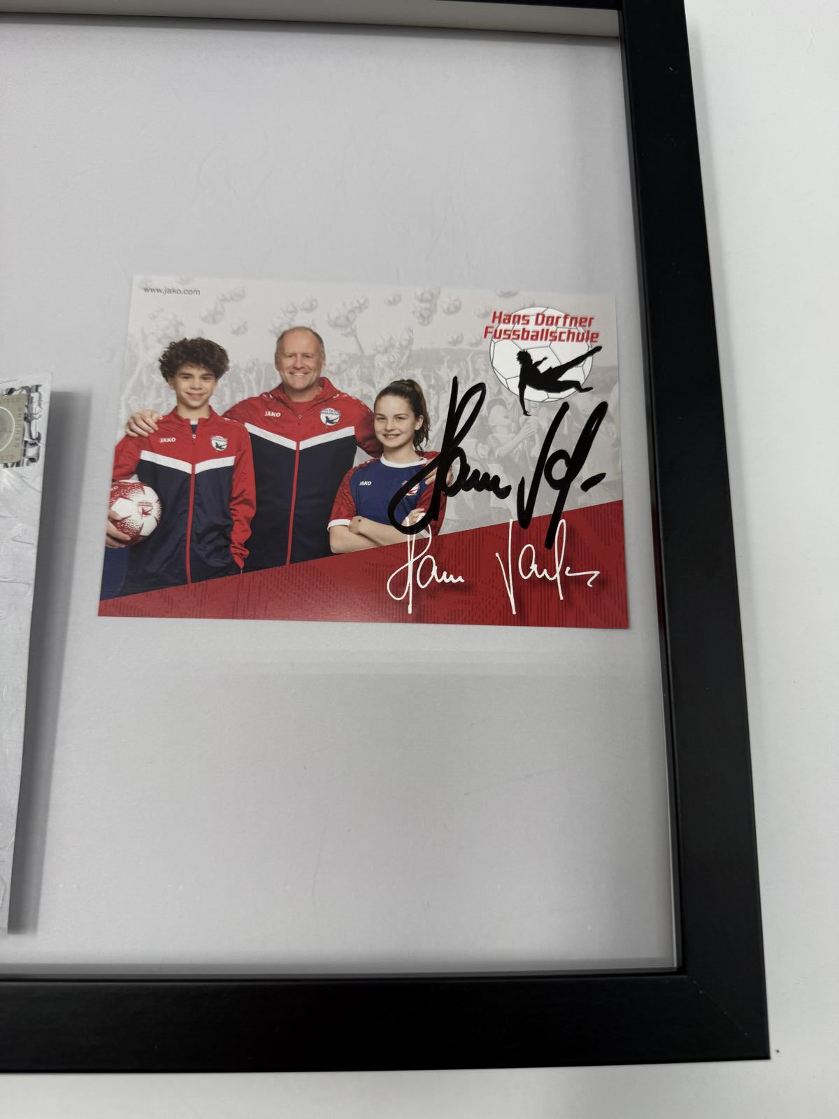 Kapitänsbinde Hans Dorfner signiert im Rahmen Bayern München Fußball Autogramm