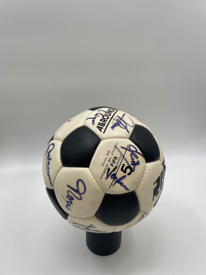 FC Bayern Football team signed 1988/1989 Signature of Autogram Reeport Ball
