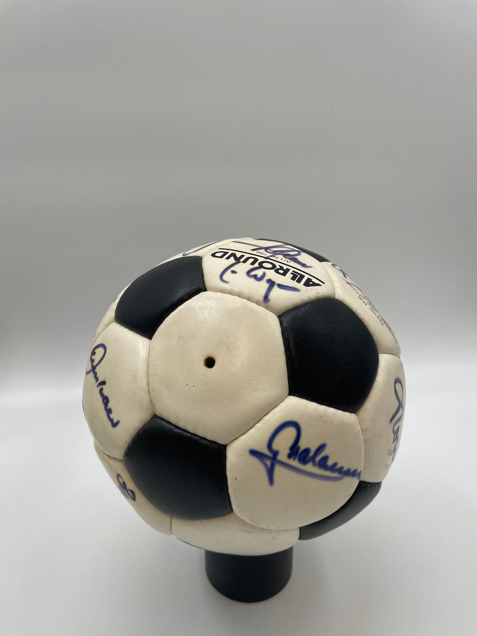 FC Bayern Football team signed 1988/1989 Signature of Autogram Reeport Ball