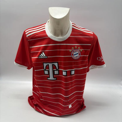 Bayern München Trikot Josip Stanišić signiert Autogramme Bundesliga Adidas L