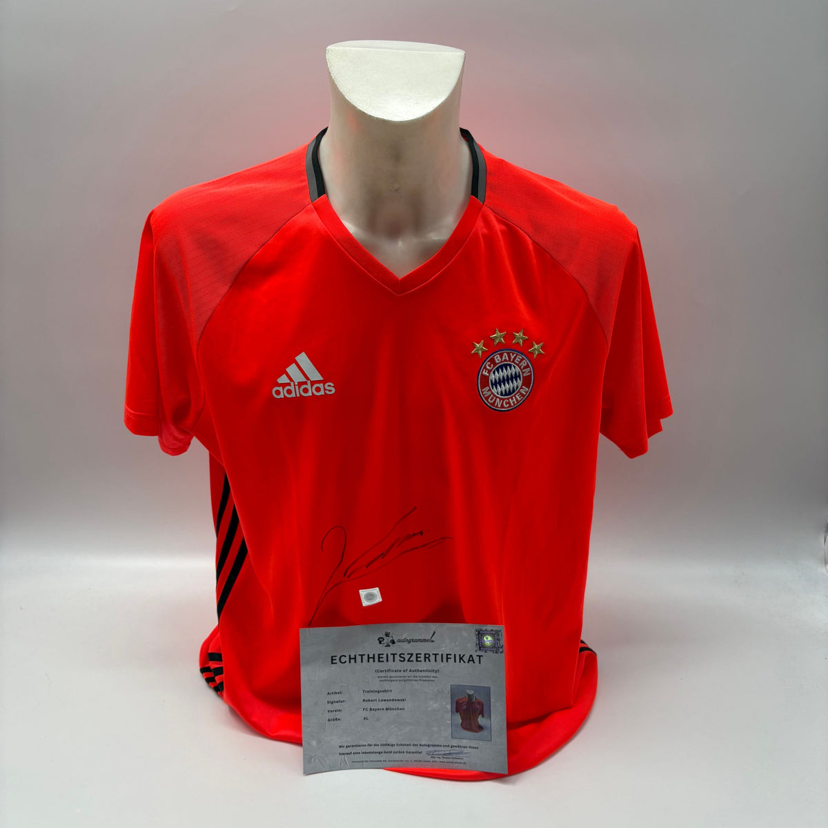 Bayern München Trainingsshirt Robert Lewandowski signiert Autogramme Adidas XL