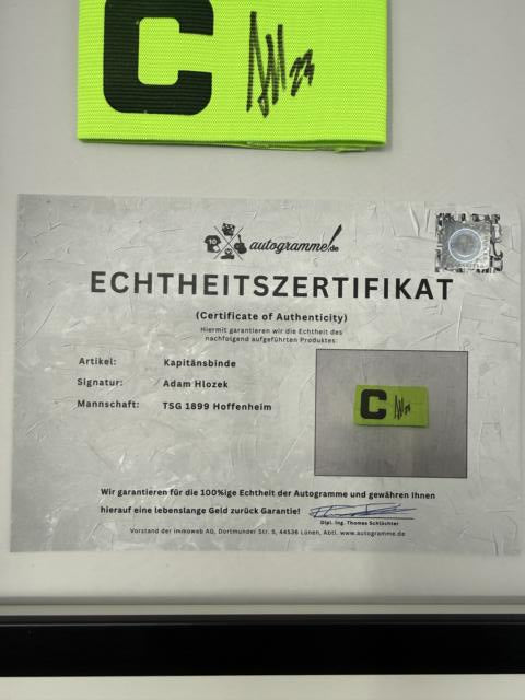 Kapitänsbinde Adam Hložek signiert im Rahmen TSG 1899 Hoffenheim COA Fußball