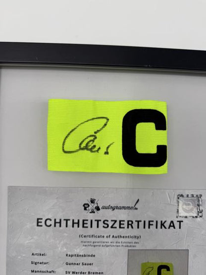Kapitänsbinde Gunnar Sauer signiert im Rahmen Werder Bremen COA Fußball
