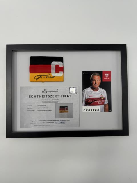 Kapitänsbinde Karlheinz Förster signiert im Rahmen Deutschland Fußball Autogramm