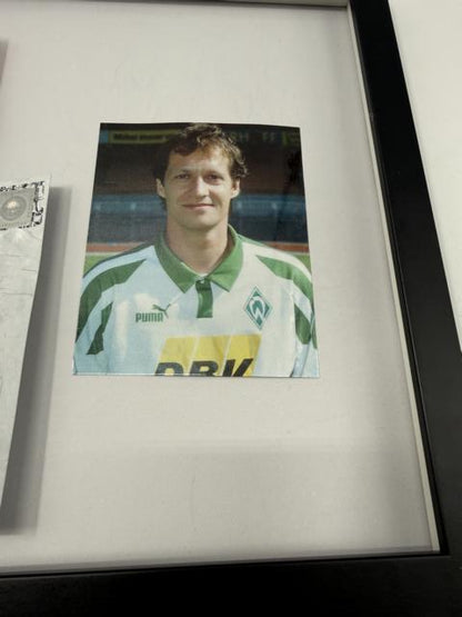 Kapitänsbinde Gunnar Sauer signiert im Rahmen Werder Bremen COA Fußball