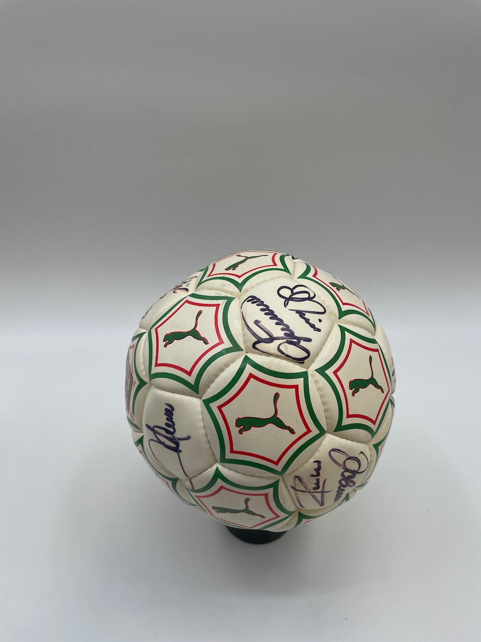 FC Bayern Football team signed 1988/1989 Signature of autograph Puma Ball