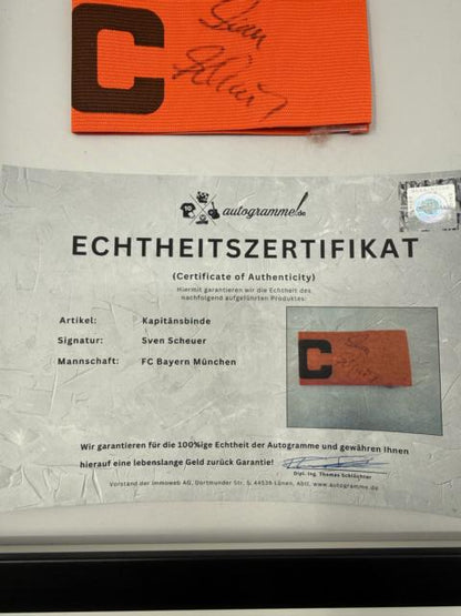 Kapitänsbinde Sven Scheuer signiert im Rahmen Bayern München Autogramm COA