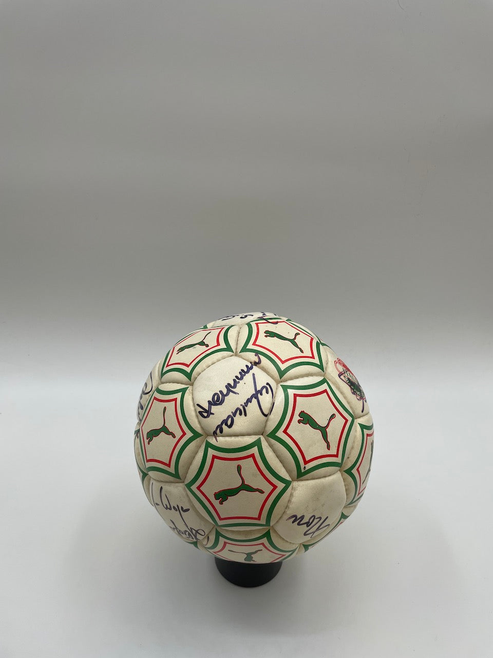 FC Bayern Fußball Teamsigniert 1988/1989 Unterschrift Autogramm Puma Ball