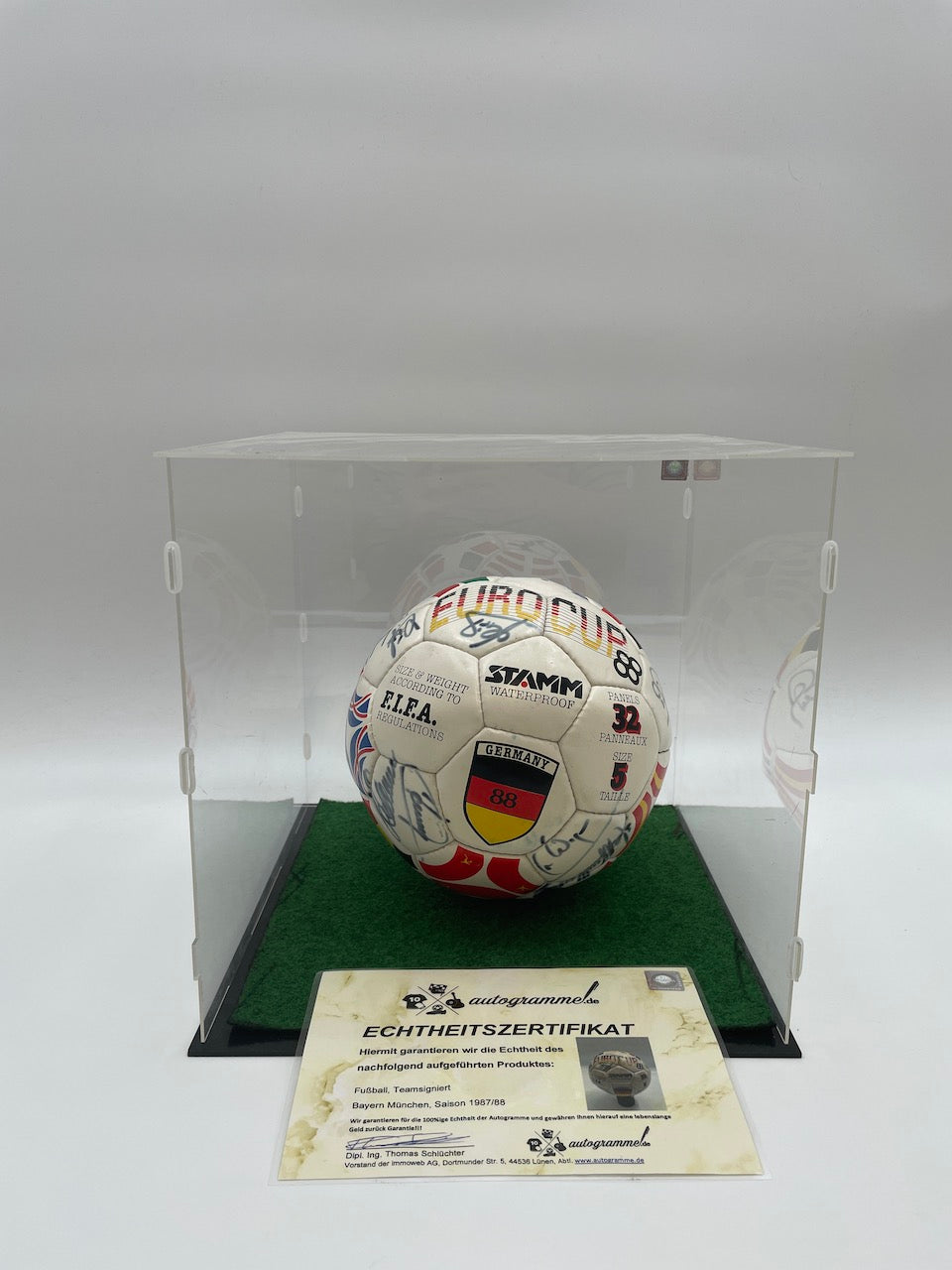 FC Bayern Football team signed 1987/1988 Signature of autograph EuroCup Ball