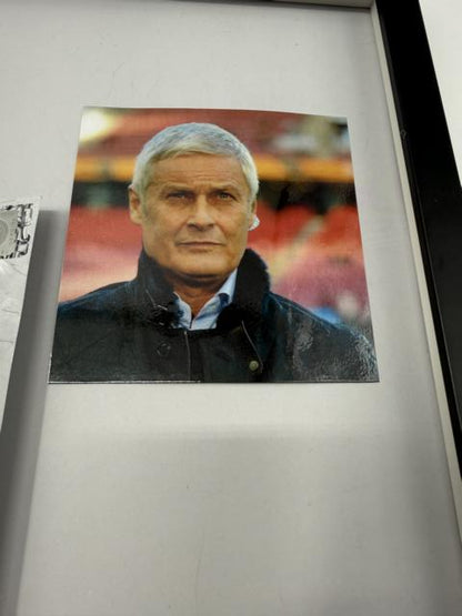 Kapitänsbinde Armin Veh signiert im Rahmen 1. FC Köln Autogramm