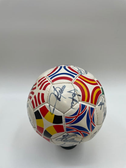 FC Bayern Football team signed 1987/1988 Signature of autograph EuroCup Ball