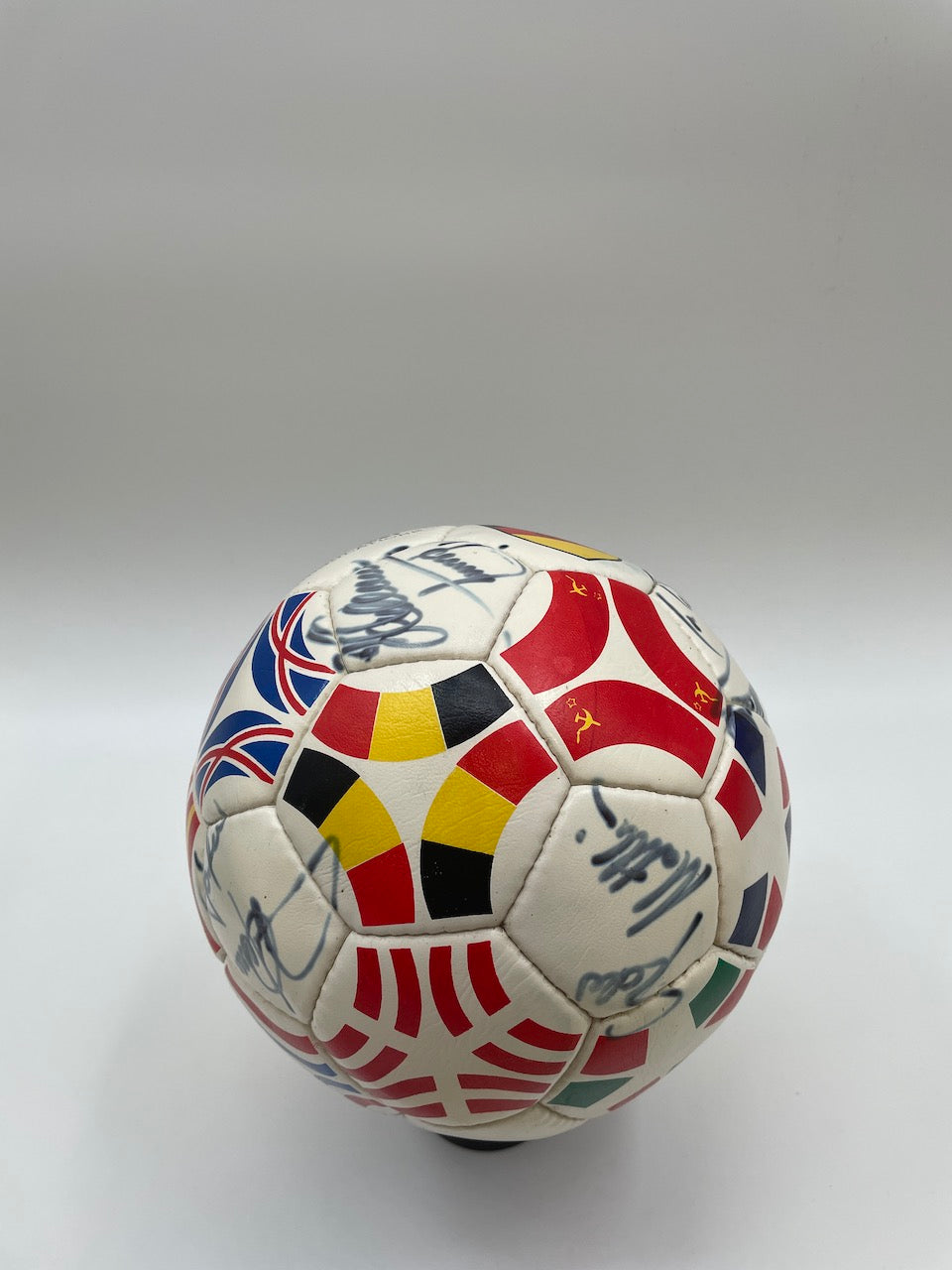 FC Bayern Football team signed 1987/1988 Signature of autograph EuroCup Ball